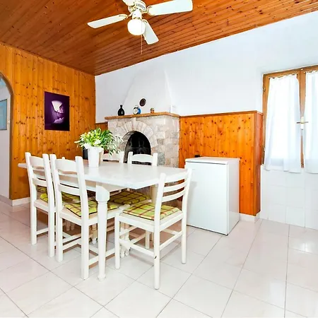 דירה Carera Seaview רוביני